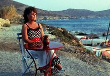 “Shirley Valentine”, de Lewis Gilbert, com PAULINE COLLINS